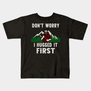 Funny Lumberjack Hugged Tree Woodcutter Kids T-Shirt